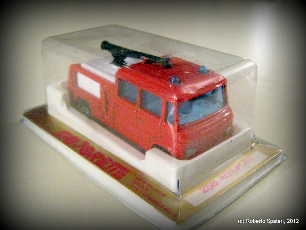 Majorette Mercedes Pompier Aeroport Fire truck (n.258-B)